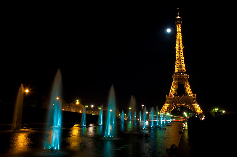 800px-Eiffel_Tower_(3439761188)