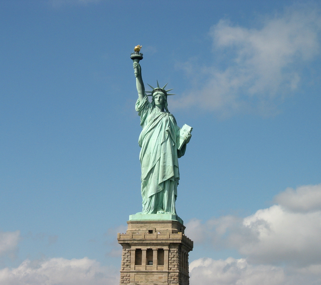 Statue_of_Liberty_from_ferry